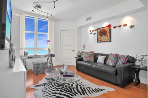 Condo in Highland Beach, Florida, 2 bedrooms  № 2050605 - photo 23