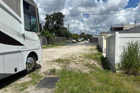 Commercial property in Sarasota, Florida 205.96 sq.m. № 2136986 - photo 12