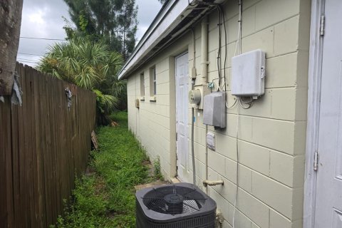 House in Saint Petersburg, Florida 3 bedrooms, 92.9 sq.m. № 1816136 - photo 20