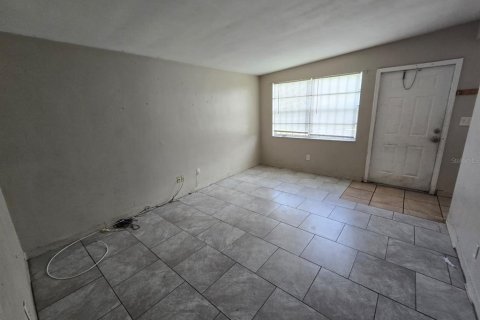 House in Saint Petersburg, Florida 3 bedrooms, 92.9 sq.m. № 1816136 - photo 2