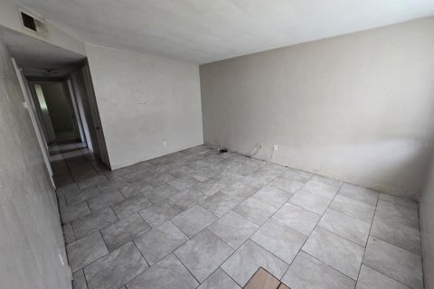 House in Saint Petersburg, Florida 3 bedrooms, 92.9 sq.m. № 1816136 - photo 3