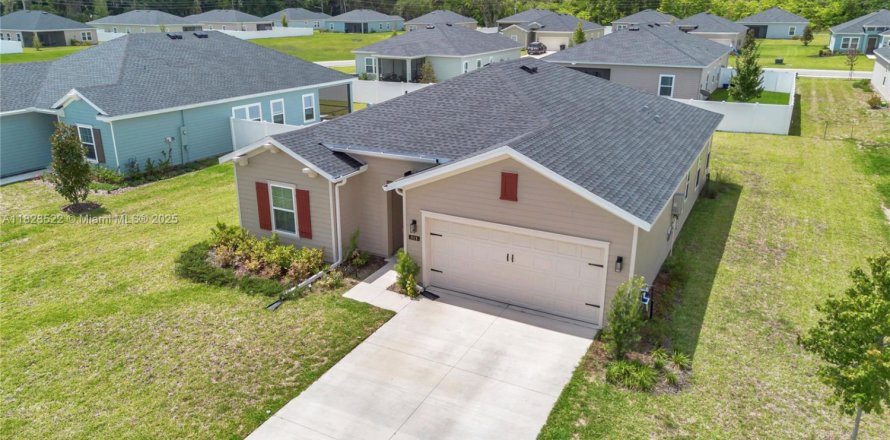 House in Williston, Florida 3 bedrooms, 143.81 sq.m. № 1801051