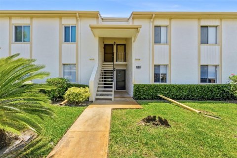 Condo in Oldsmar, Florida, 2 bedrooms  № 2215804