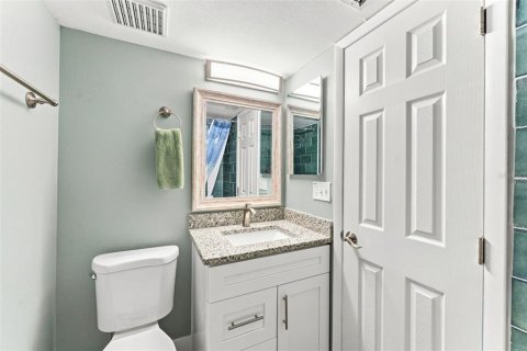 Condo in Oldsmar, Florida, 2 bedrooms № 2215804 - photo 15