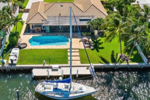 Casa en alquiler en Riviera Beach, Florida, 4 dormitorios, 185.53 m2 № 1171287 - foto 1