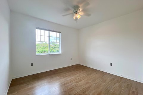 Condo in West Palm Beach, Florida, 3 bedrooms № 2376400 - photo 19
