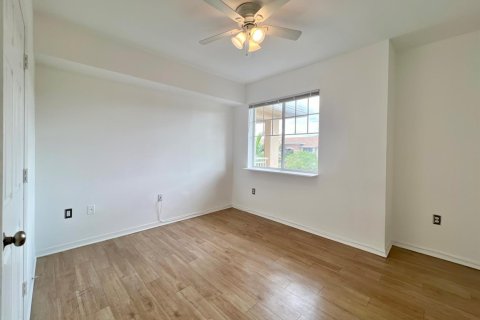 Condo in West Palm Beach, Florida, 3 bedrooms № 2376400 - photo 20