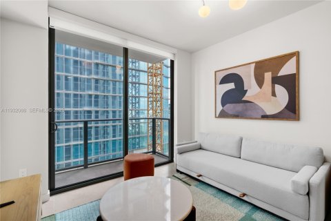 Condo in Miami, Florida, 1 bedroom  № 1990637 - photo 3