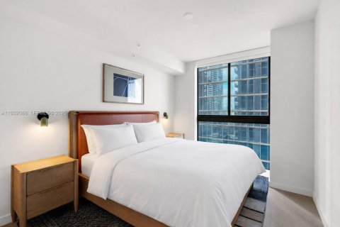 Condo in Miami, Florida, 1 bedroom  № 1990637 - photo 11