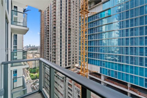 Condo in Miami, Florida, 1 bedroom  № 1990637 - photo 25