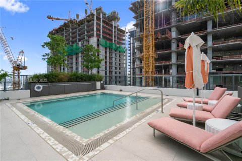 Condo in Miami, Florida, 1 bedroom  № 1990637 - photo 27