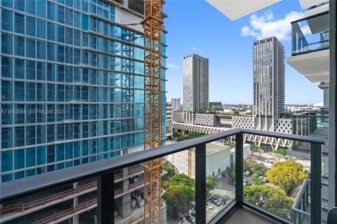 Condo in Miami, Florida, 1 bedroom  № 1990637 - photo 23