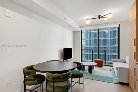 Condo in Miami, Florida, 1 bedroom  № 1990637 - photo 5