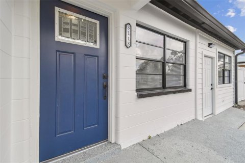 House in Tampa, Florida 4 bedrooms, 140.38 sq.m. № 1841542 - photo 6
