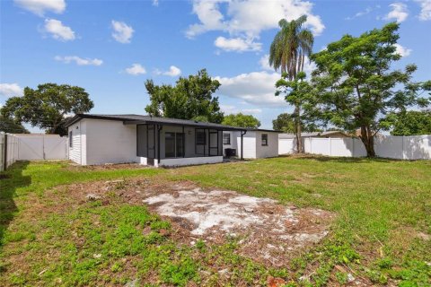 House in Tampa, Florida 4 bedrooms, 140.38 sq.m. № 1841542 - photo 26