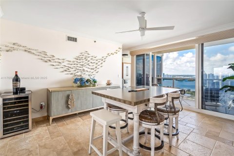 Condo in Sunny Isles Beach, Florida, 3 bedrooms  № 1863200 - photo 10