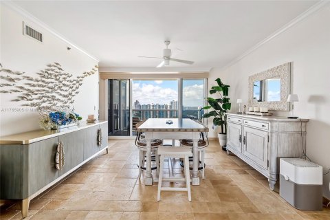 Condo in Sunny Isles Beach, Florida, 3 bedrooms  № 1863200 - photo 9