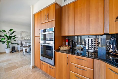 Condo in Sunny Isles Beach, Florida, 3 bedrooms  № 1863200 - photo 17