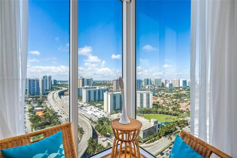 Condo in Sunny Isles Beach, Florida, 3 bedrooms  № 1863200 - photo 30