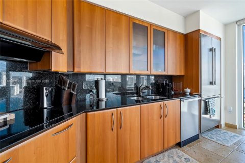 Condo in Sunny Isles Beach, Florida, 3 bedrooms  № 1863200 - photo 16