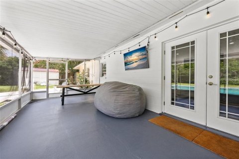 Villa ou maison à louer à Gainesville, Floride: 4 chambres, 196.21 m2 № 2389222 - photo 9