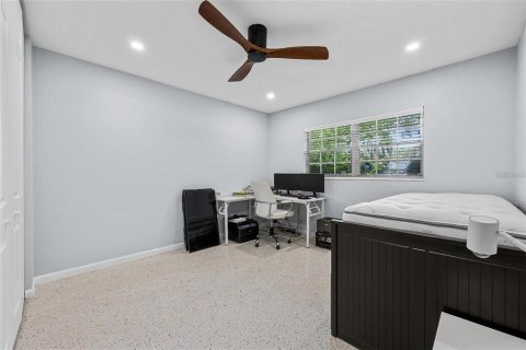 Villa ou maison à louer à Gainesville, Floride: 4 chambres, 196.21 m2 № 2389222 - photo 5