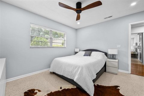 Villa ou maison à louer à Gainesville, Floride: 4 chambres, 196.21 m2 № 2389222 - photo 14
