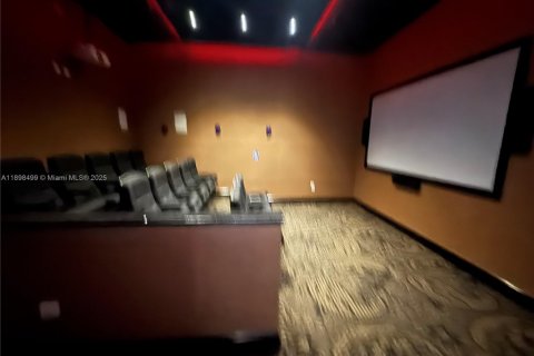 Condo in Hollywood, Florida, 3 bedrooms  № 1951331 - photo 11