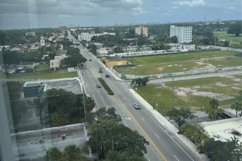 Condo in Hollywood, Florida, 3 bedrooms  № 1951331 - photo 6