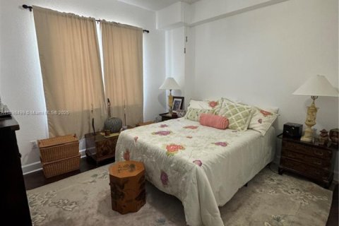 Condo in Hollywood, Florida, 3 bedrooms  № 1951331 - photo 16