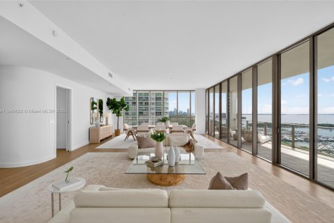 Condo in Miami, Florida, 4 bedrooms  № 1839235 - photo 9