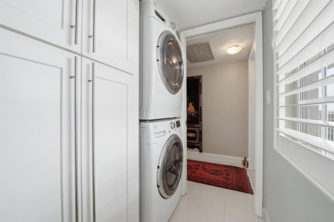 Купить кондоминиум в Помпано-Бич, Флорида 6 комнат, 158.86м2, № 2281347 - фото 7