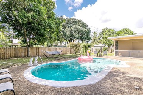 House in Hollywood, Florida 5 bedrooms, 255.85 sq.m. № 1849205 - photo 23
