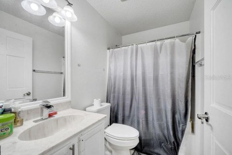House in Kissimmee, Florida 3 bedrooms, 188.87 sq.m. № 1515608 - photo 15
