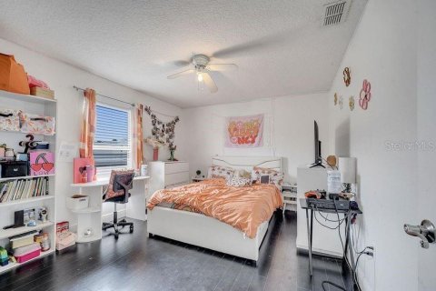 House in Kissimmee, Florida 3 bedrooms, 188.87 sq.m. № 1515608 - photo 12