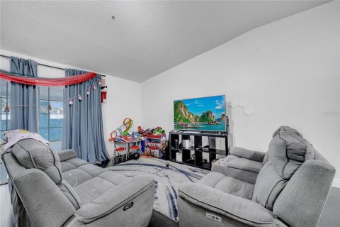 House in Kissimmee, Florida 3 bedrooms, 188.87 sq.m. № 1515608 - photo 21