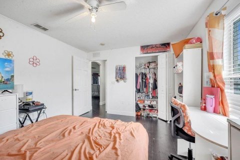 House in Kissimmee, Florida 3 bedrooms, 188.87 sq.m. № 1515608 - photo 13