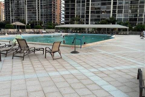 Condominio en venta en Hallandale Beach, Florida, 1 dormitorio, 80.82 m2 № 2032904 - foto 11