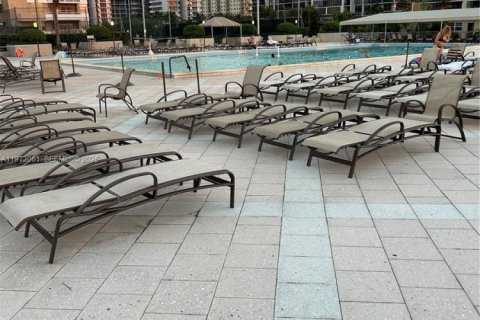 Condominio en venta en Hallandale Beach, Florida, 1 dormitorio, 80.82 m2 № 2032904 - foto 8