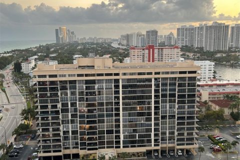 Condominio en venta en Hallandale Beach, Florida, 1 dormitorio, 80.82 m2 № 2032904 - foto 4