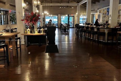 Condominio en venta en Hallandale Beach, Florida, 1 dormitorio, 80.82 m2 № 2032904 - foto 7