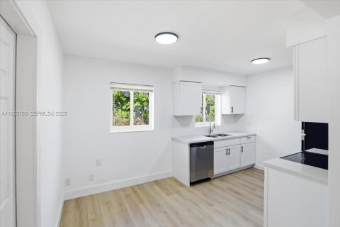 Купить виллу или дом в Форт-Лодердейл, Флорида 3 спальни, 84.63м2, № 2030498 - фото 11