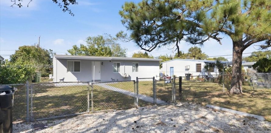 Дом в Форт-Лодердейл, Флорида 3 спальни, 84.63м2 № 2030498