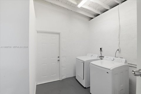 Купить виллу или дом в Форт-Лодердейл, Флорида 3 спальни, 84.63м2, № 2030498 - фото 16