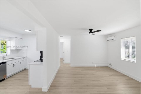 Купить виллу или дом в Форт-Лодердейл, Флорида 3 спальни, 84.63м2, № 2030498 - фото 10