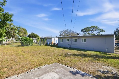 Купить виллу или дом в Форт-Лодердейл, Флорида 3 спальни, 84.63м2, № 2030498 - фото 23