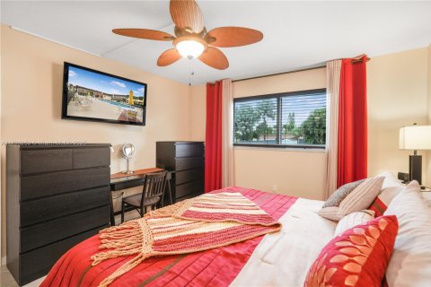 Condo in Sunrise, Florida, 2 bedrooms  № 1865260 - photo 22