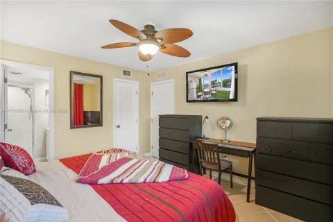 Condo in Sunrise, Florida, 2 bedrooms  № 1865260 - photo 24