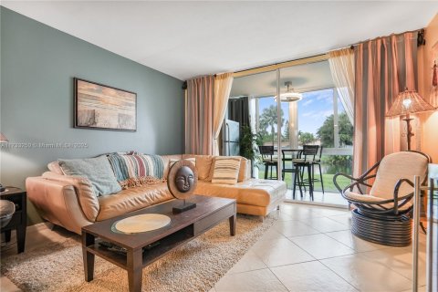 Condo in Sunrise, Florida, 2 bedrooms  № 1865260 - photo 3
