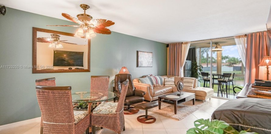 Condo in Sunrise, Florida, 2 bedrooms  № 1865260